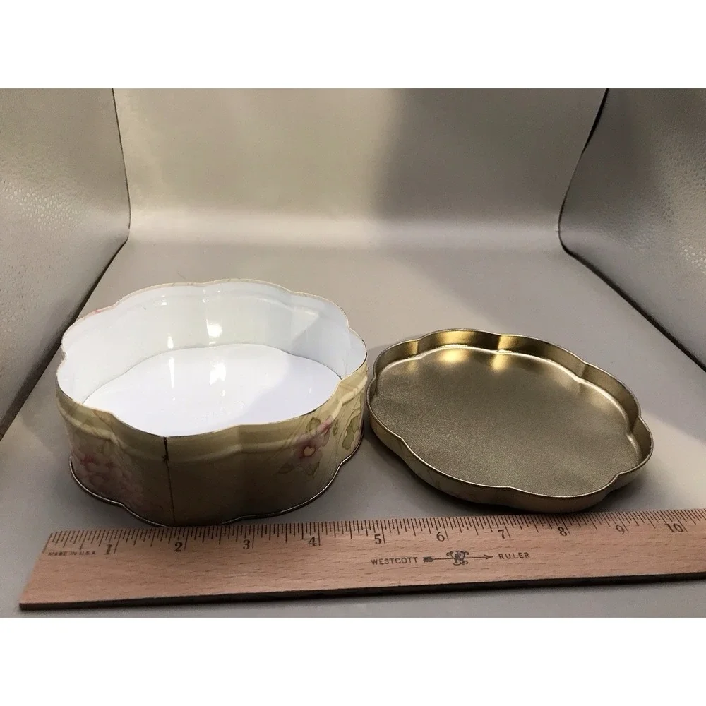 Avon Tender Blossoms Beauty‎ Dust Container Floral Tin Pink Makeup